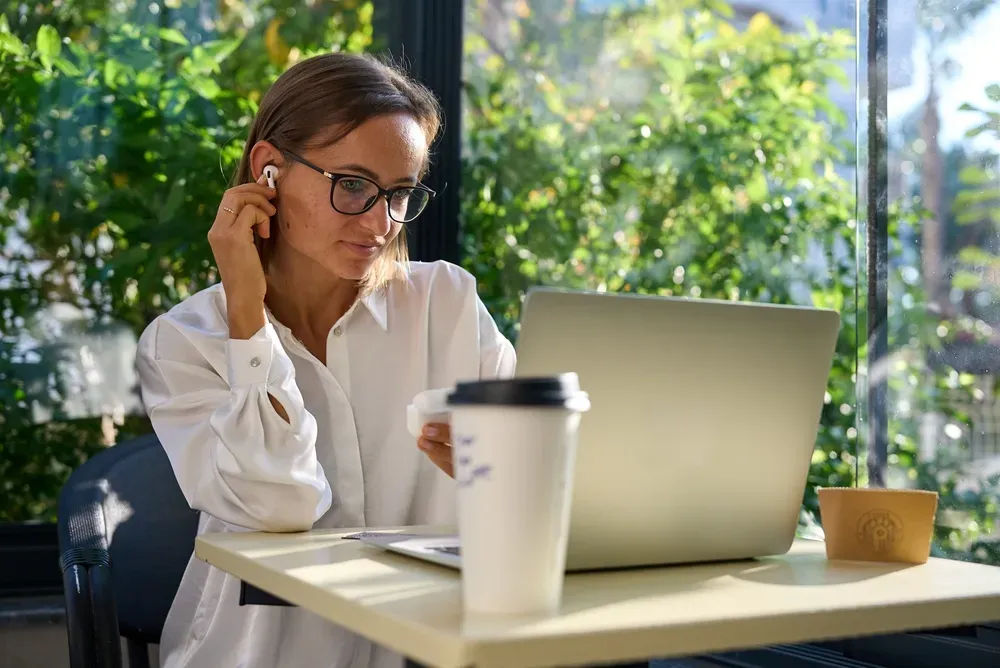 How to Book More Meetings with Video Content